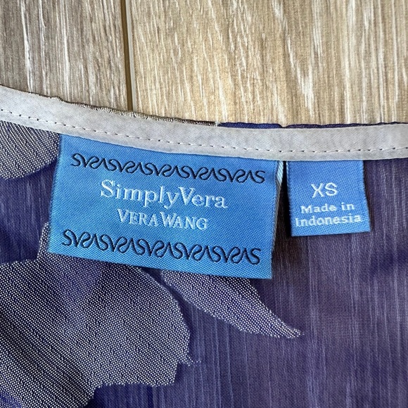 🛍️ Simply Vera wang  two layer super cute top Size XS - Picture 8 of 8